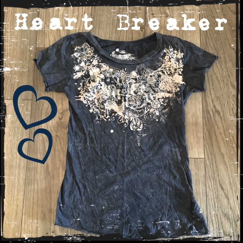 🌺 3/$23 HeartBreaker T-Shirt - Urban Outfitters